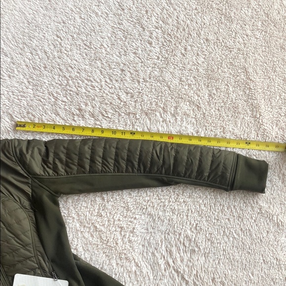 Lululemon First Mile Jacket - Picture 8 of 8